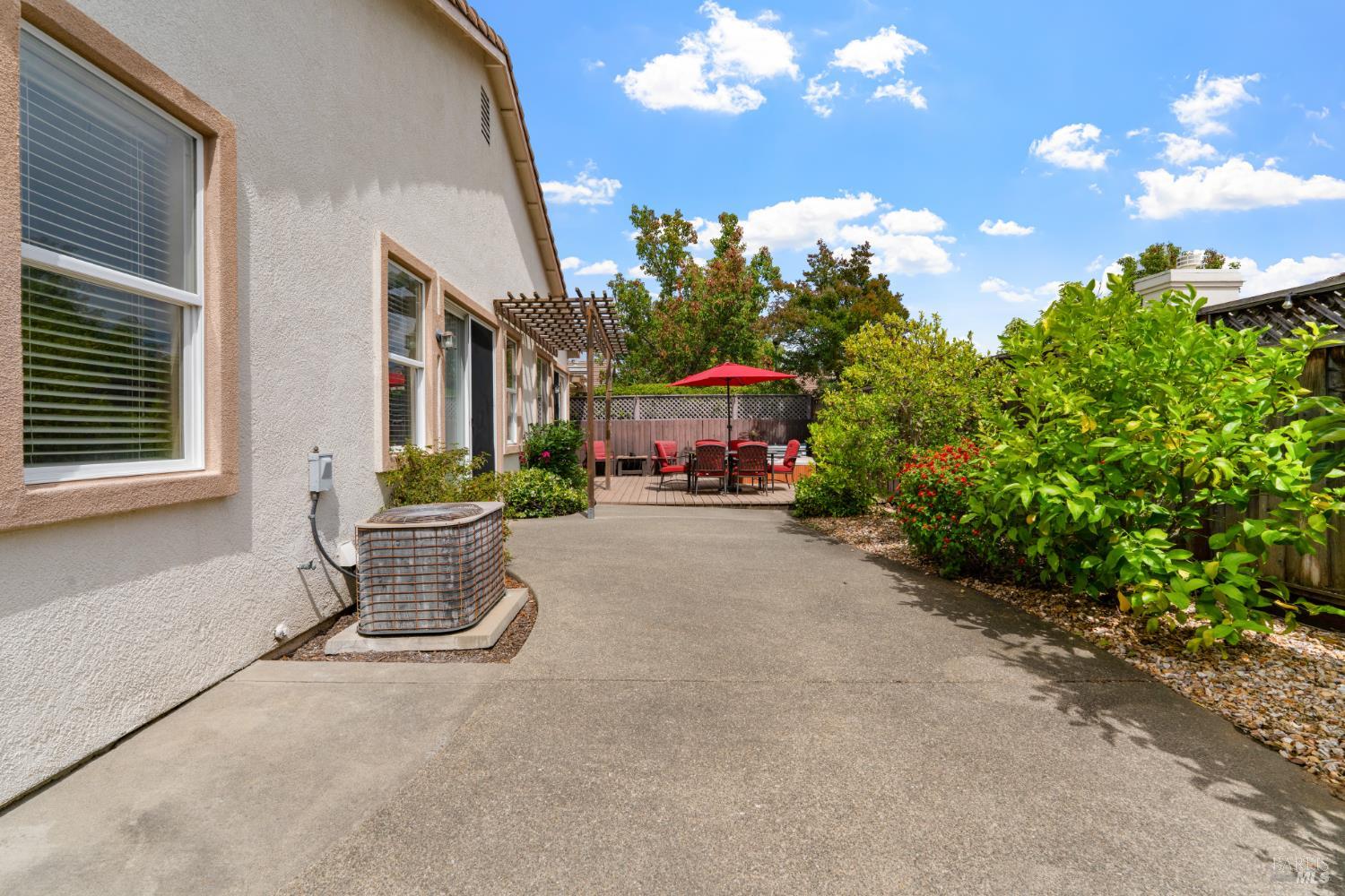 1284 Eagle Drive Windsor CA 95492