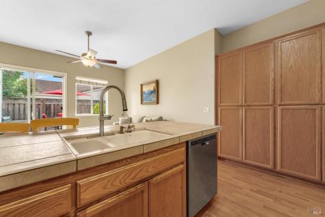 1284 Eagle Drive Windsor CA 95492