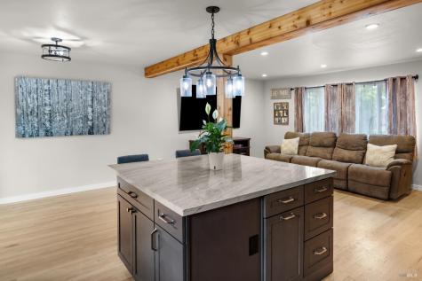 26 Foster Court Cloverdale CA 95425