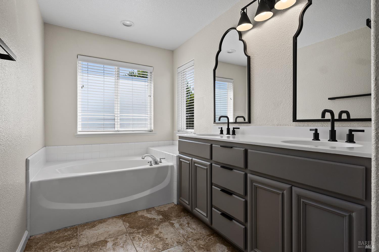 638 Decanter Circle Windsor CA 95492