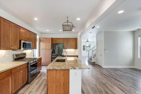 1541 Jainine Street Santa Rosa CA 95403