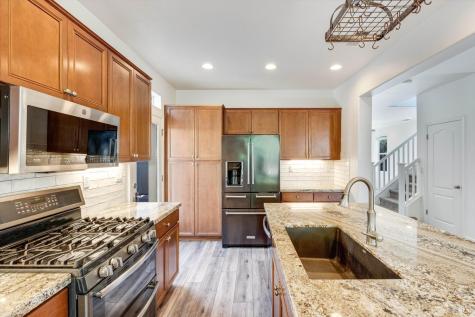 1541 Jainine Street Santa Rosa CA 95403