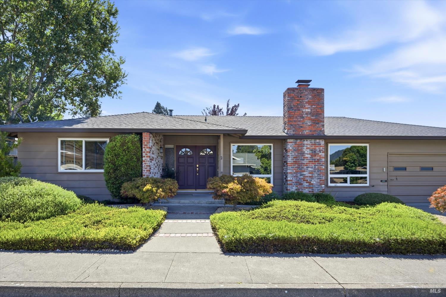 2 Oakhurst Place Santa Rosa CA 95409
