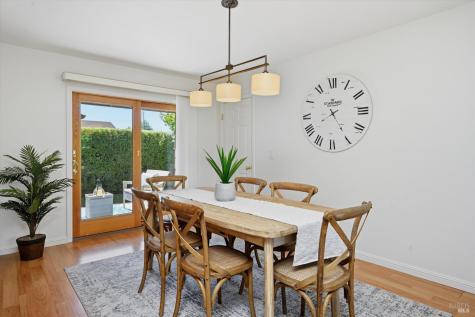 2 Oakhurst Place Santa Rosa CA 95409