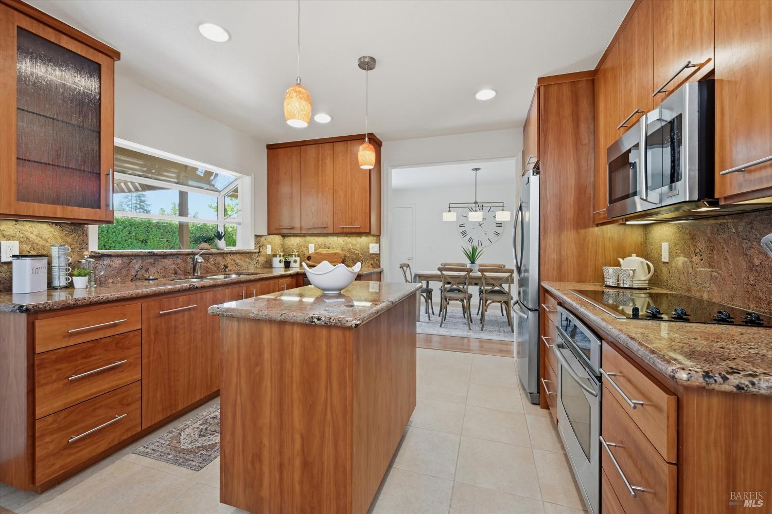2 Oakhurst Place Santa Rosa CA 95409