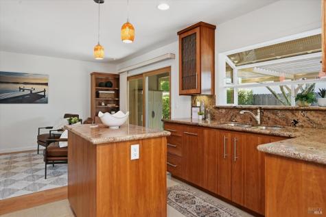 2 Oakhurst Place Santa Rosa CA 95409