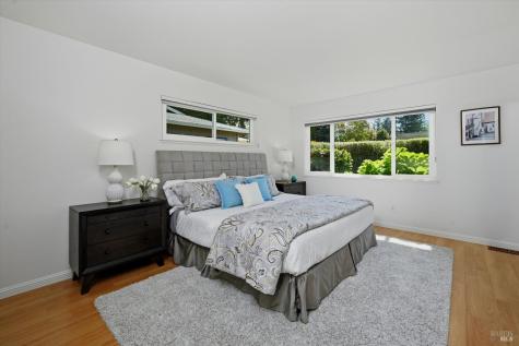 2 Oakhurst Place Santa Rosa CA 95409