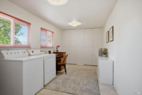 2 Oakhurst Place Santa Rosa CA 95409