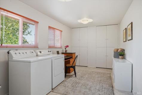 2 Oakhurst Place Santa Rosa CA 95409