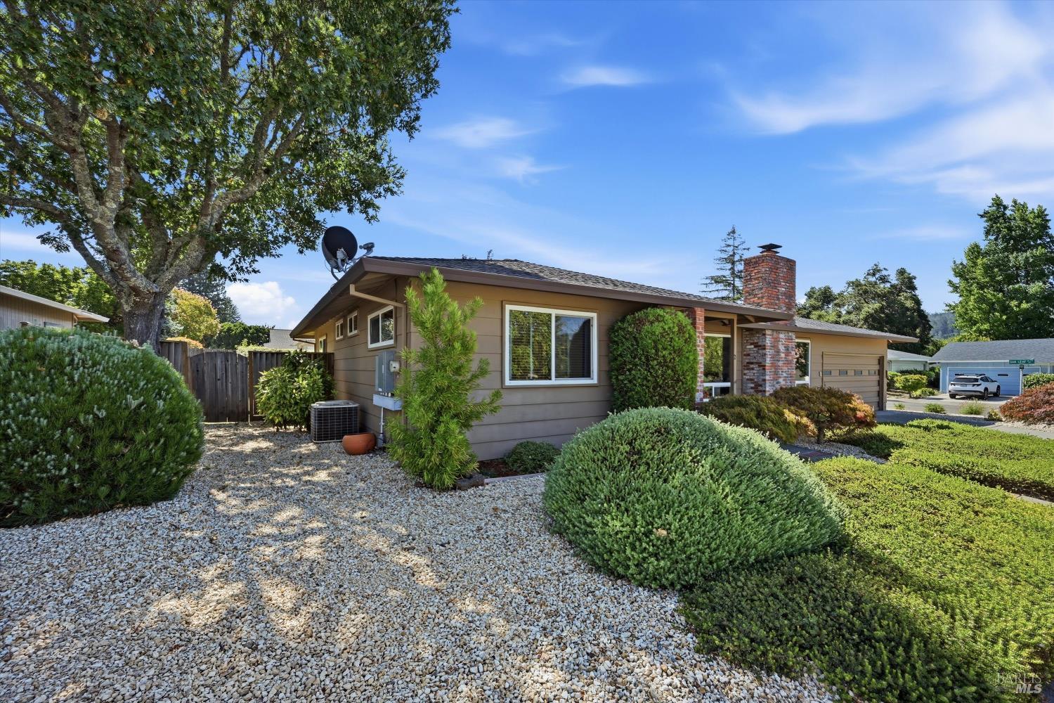 2 Oakhurst Place Santa Rosa CA 95409