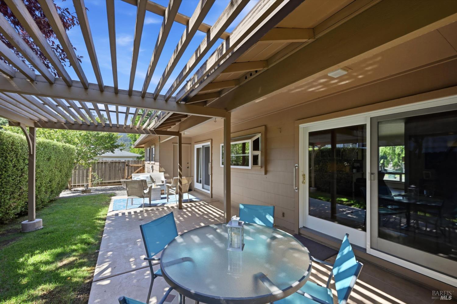 2 Oakhurst Place Santa Rosa CA 95409