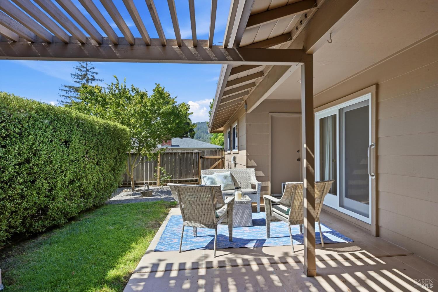 2 Oakhurst Place Santa Rosa CA 95409