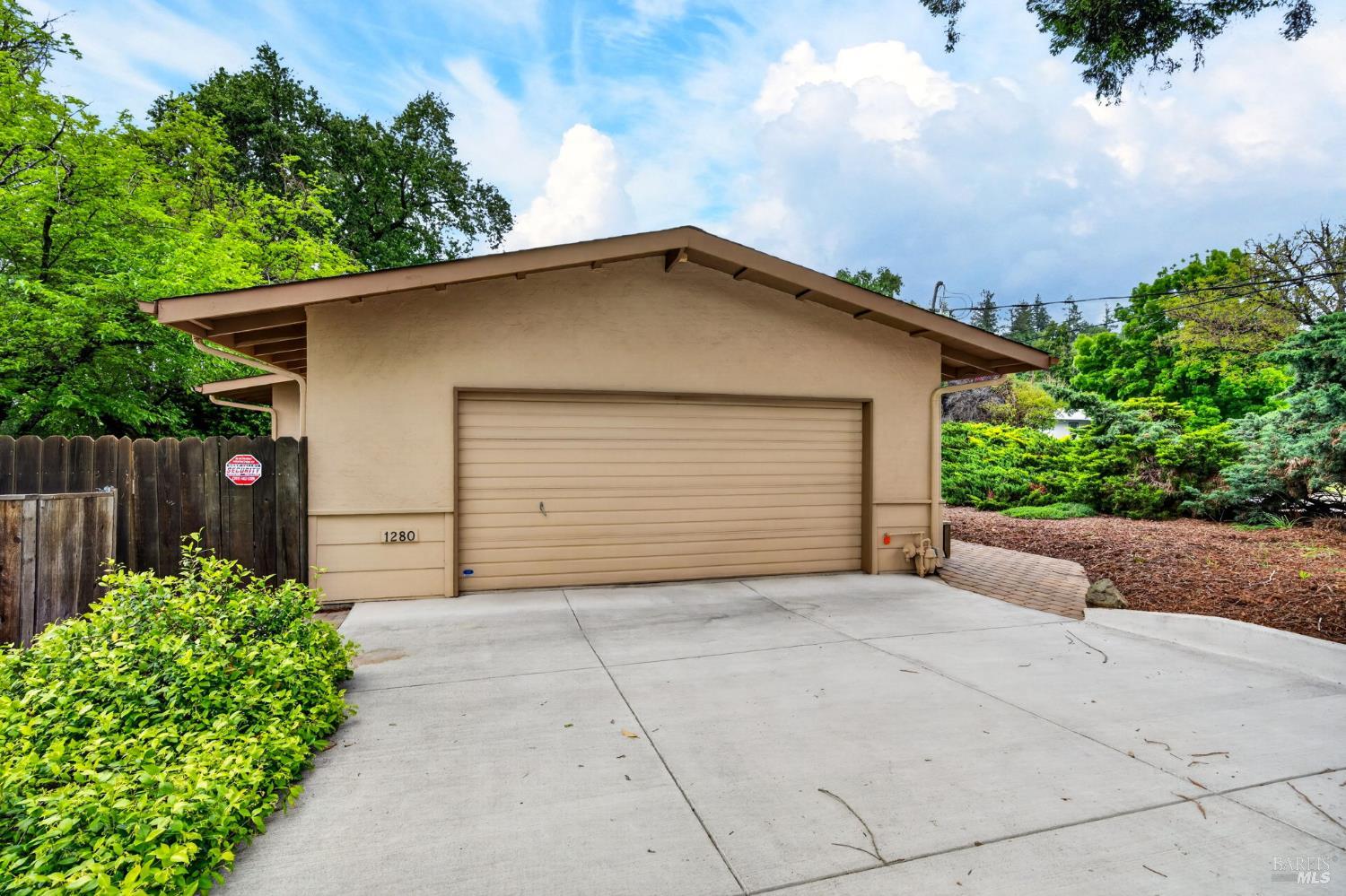 1280 Sanford Ranch Road Ukiah CA 95482