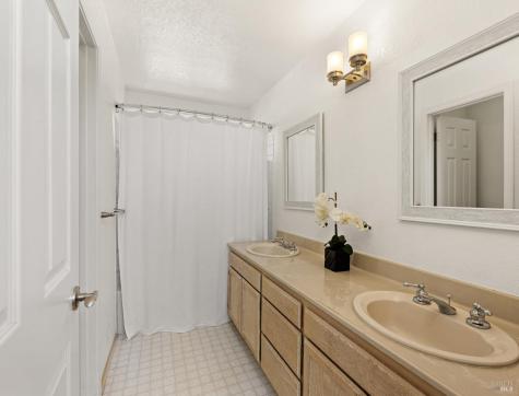408 Buena Tierra Court Windsor CA 95492