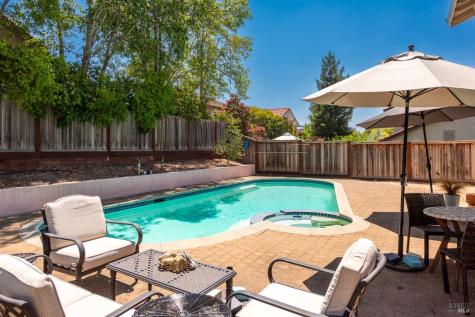 408 Buena Tierra Court Windsor CA 95492