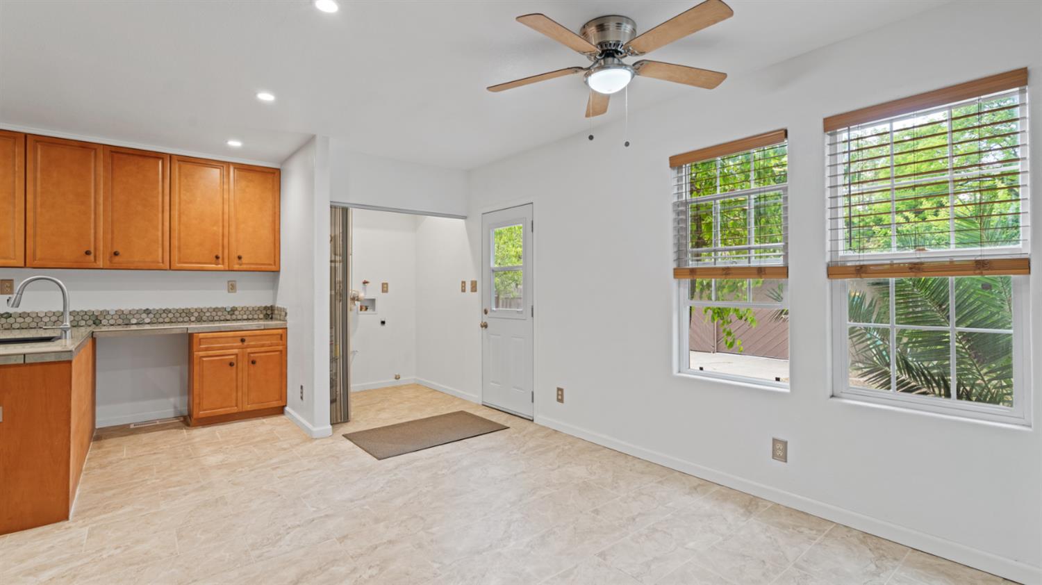 10 Palm Avenue Woodland CA 95695