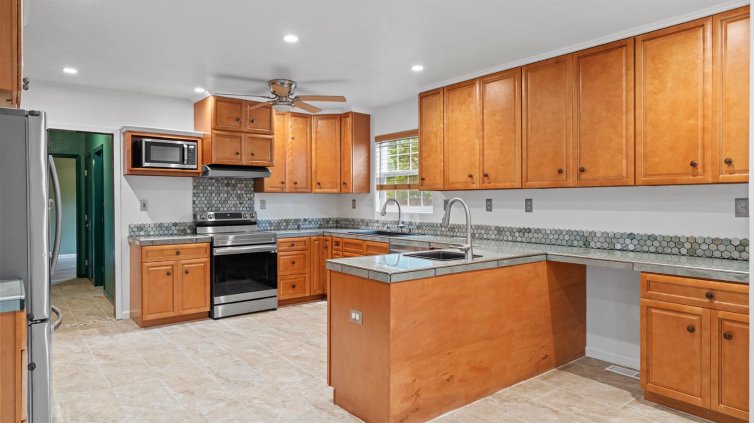 10 Palm Avenue Woodland CA 95695