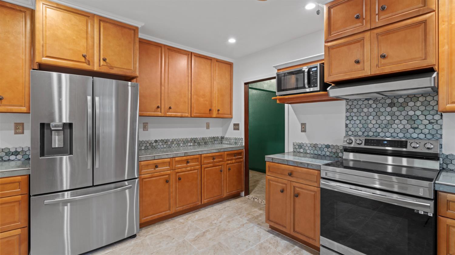 10 Palm Avenue Woodland CA 95695