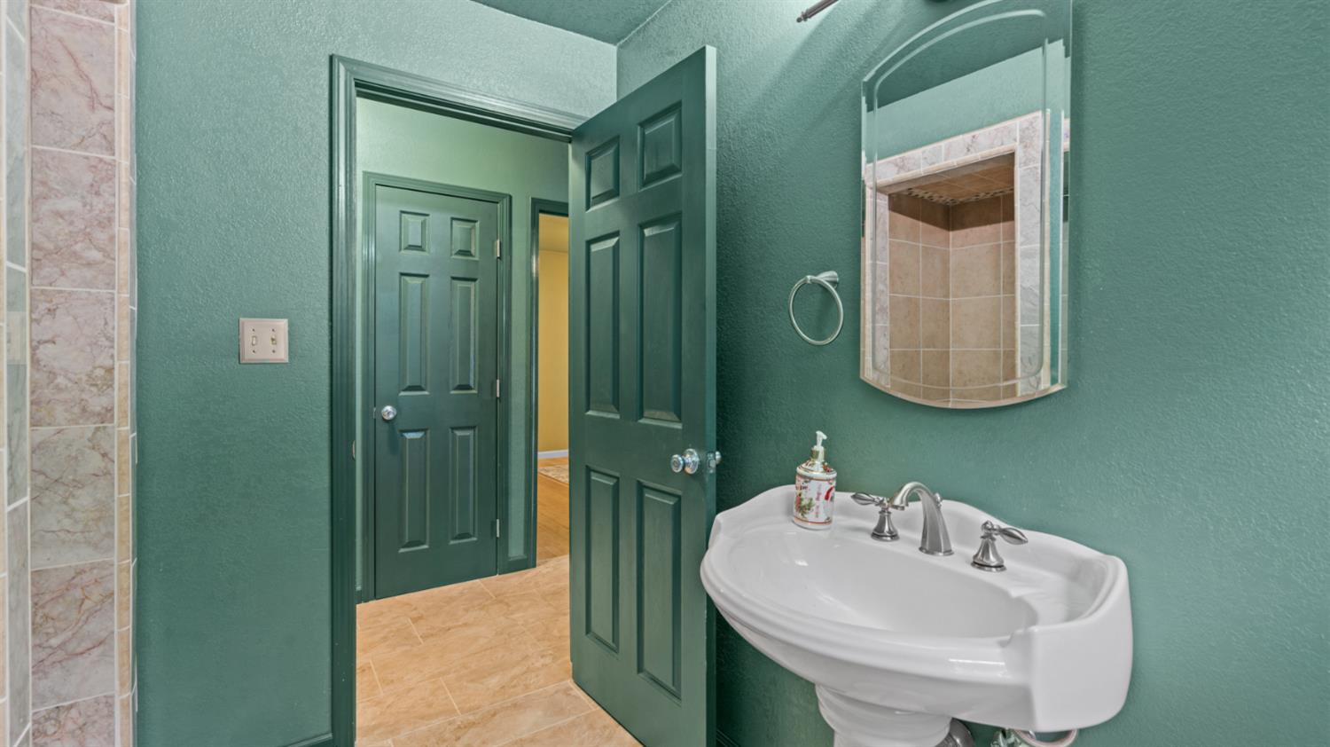 10 Palm Avenue Woodland CA 95695