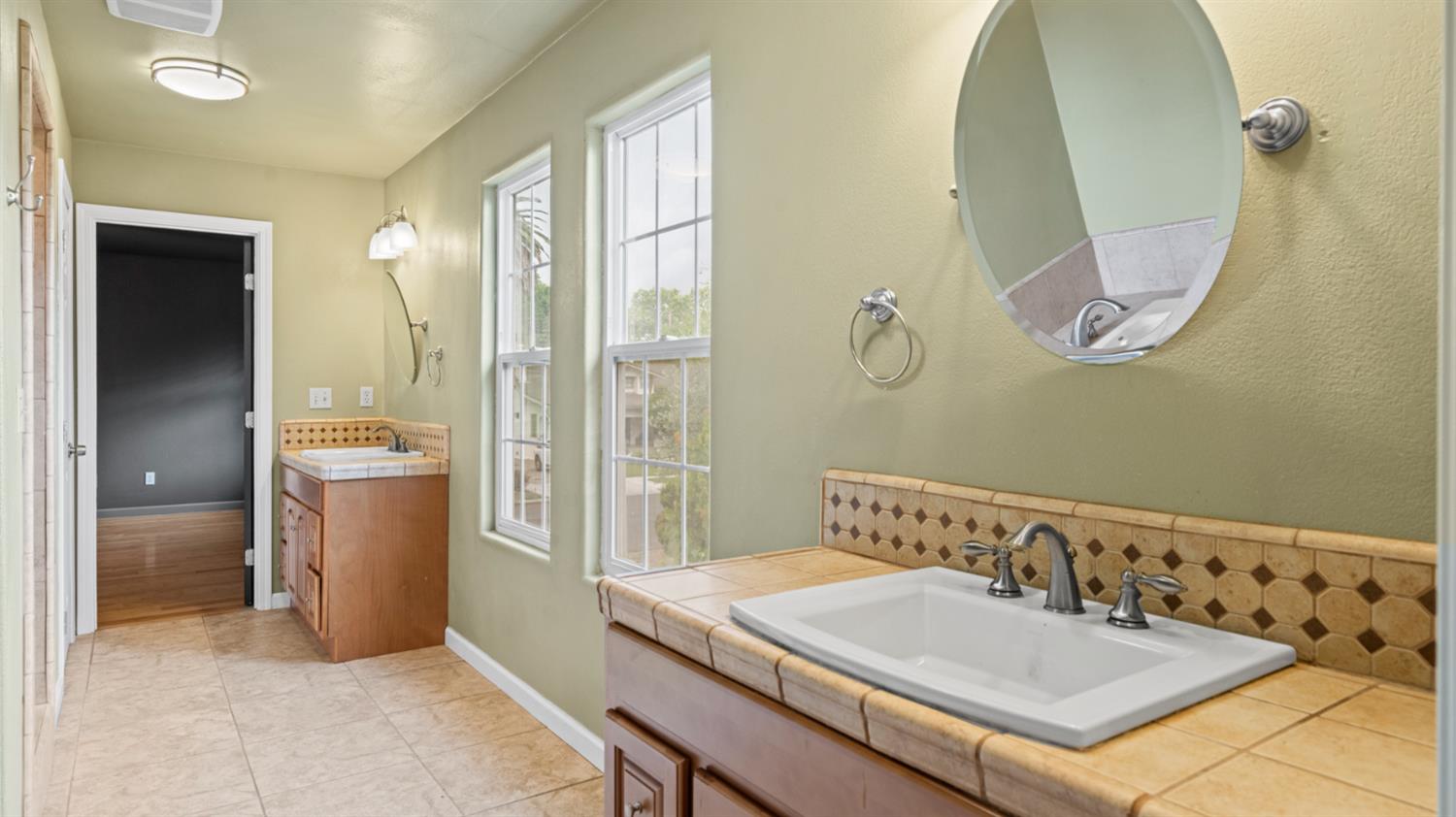 10 Palm Avenue Woodland CA 95695