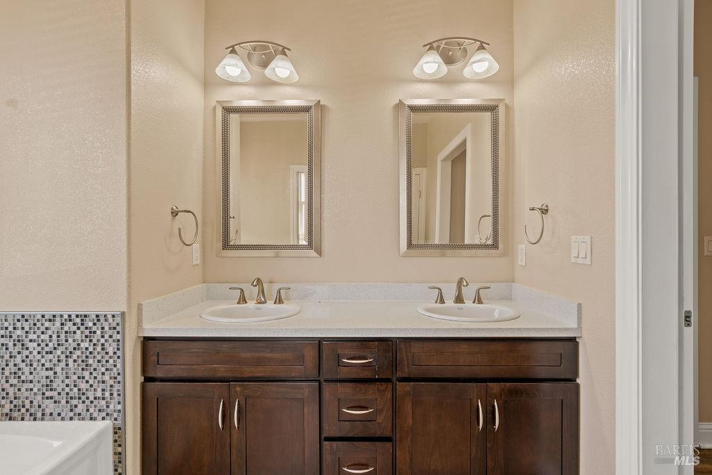 125 Anish Way Windsor CA 95492