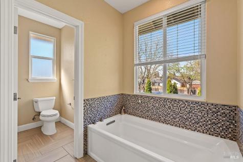 125 Anish Way Windsor CA 95492