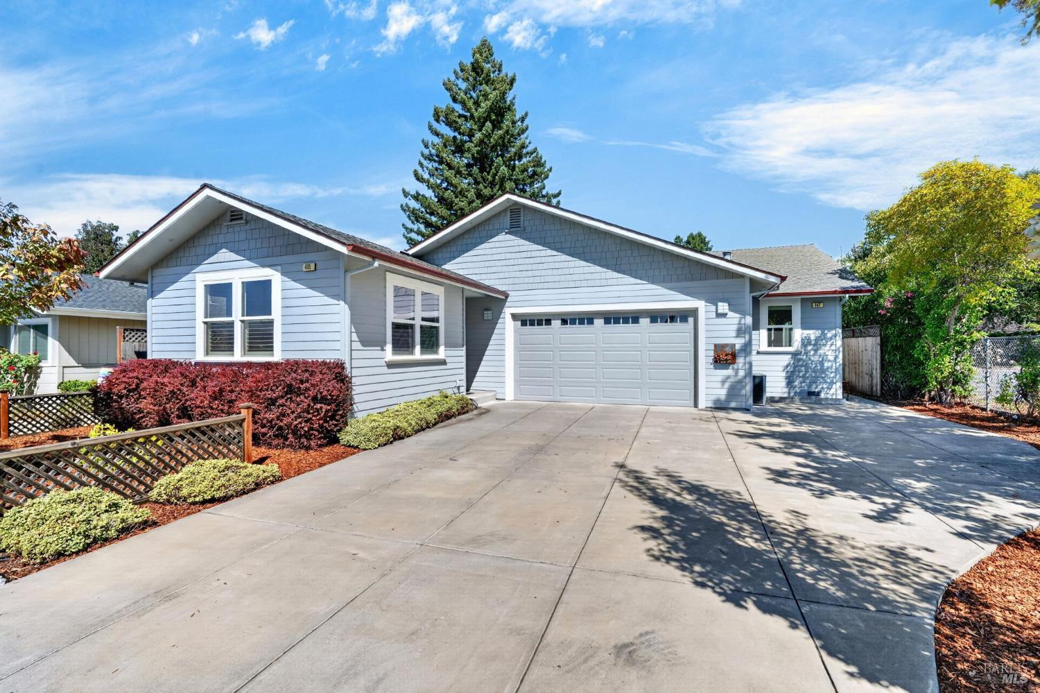 445-447 Monte Vista Avenue Healdsburg CA 95448