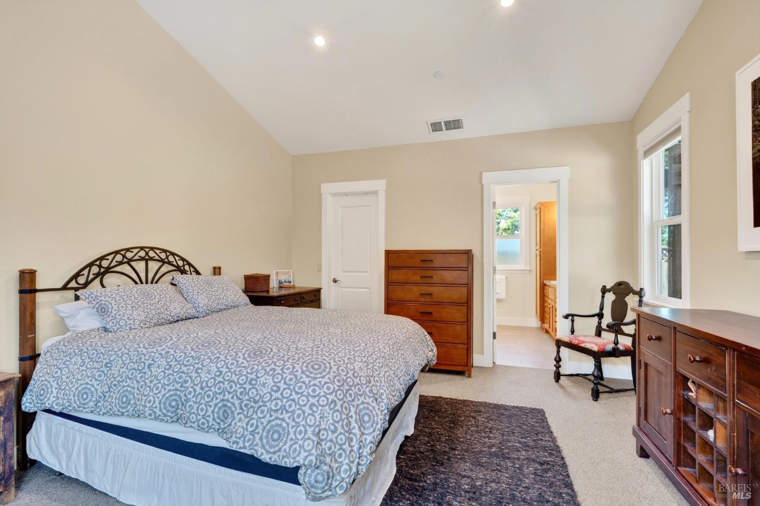 445-447 Monte Vista Avenue Healdsburg CA 95448