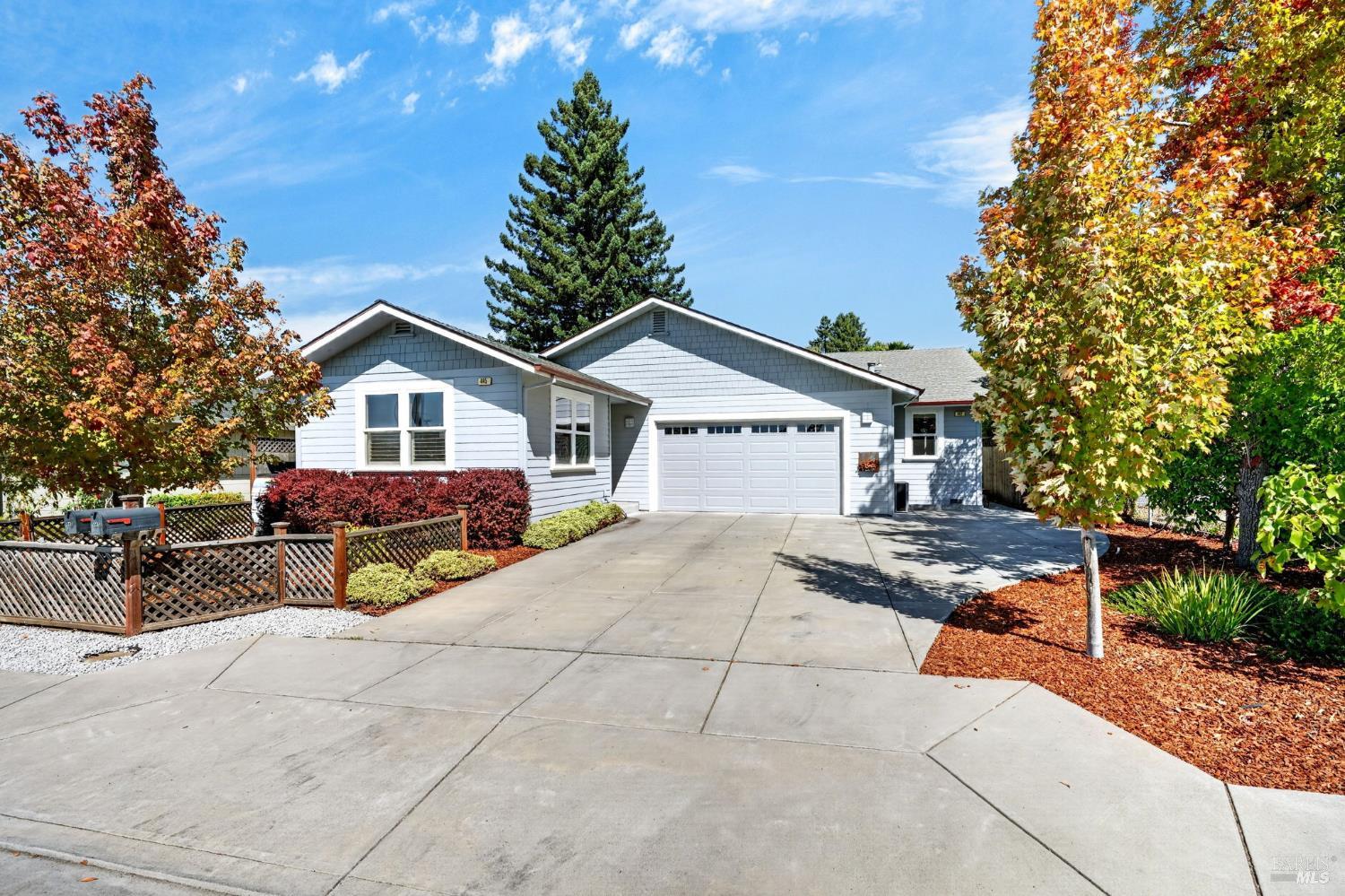 445-447 Monte Vista Avenue Healdsburg CA 95448