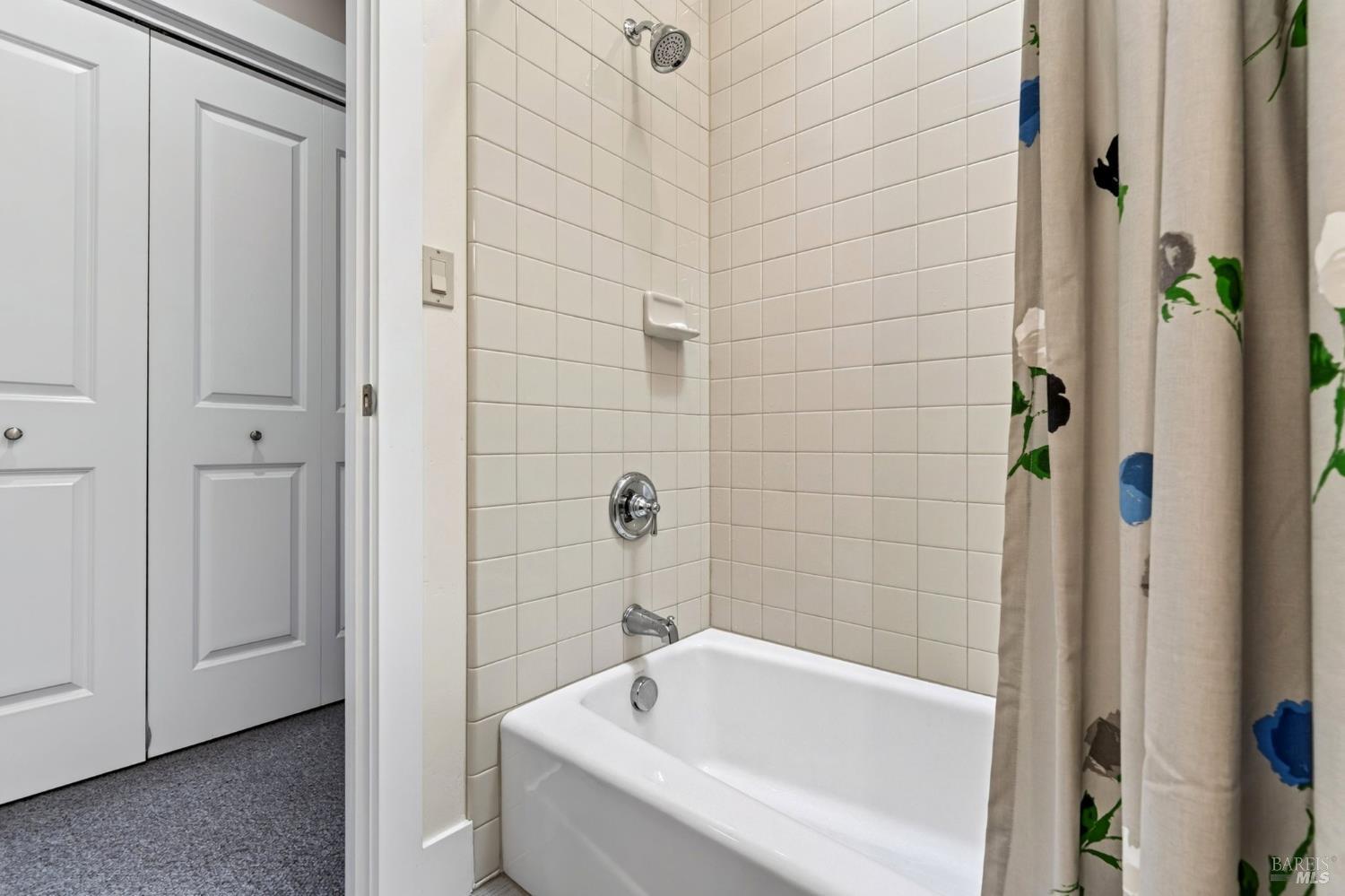 445-447 Monte Vista Avenue Healdsburg CA 95448
