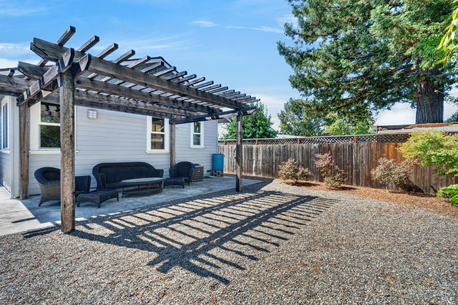 445-447 Monte Vista Avenue Healdsburg CA 95448