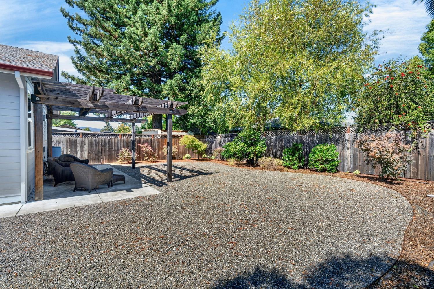 445-447 Monte Vista Avenue Healdsburg CA 95448