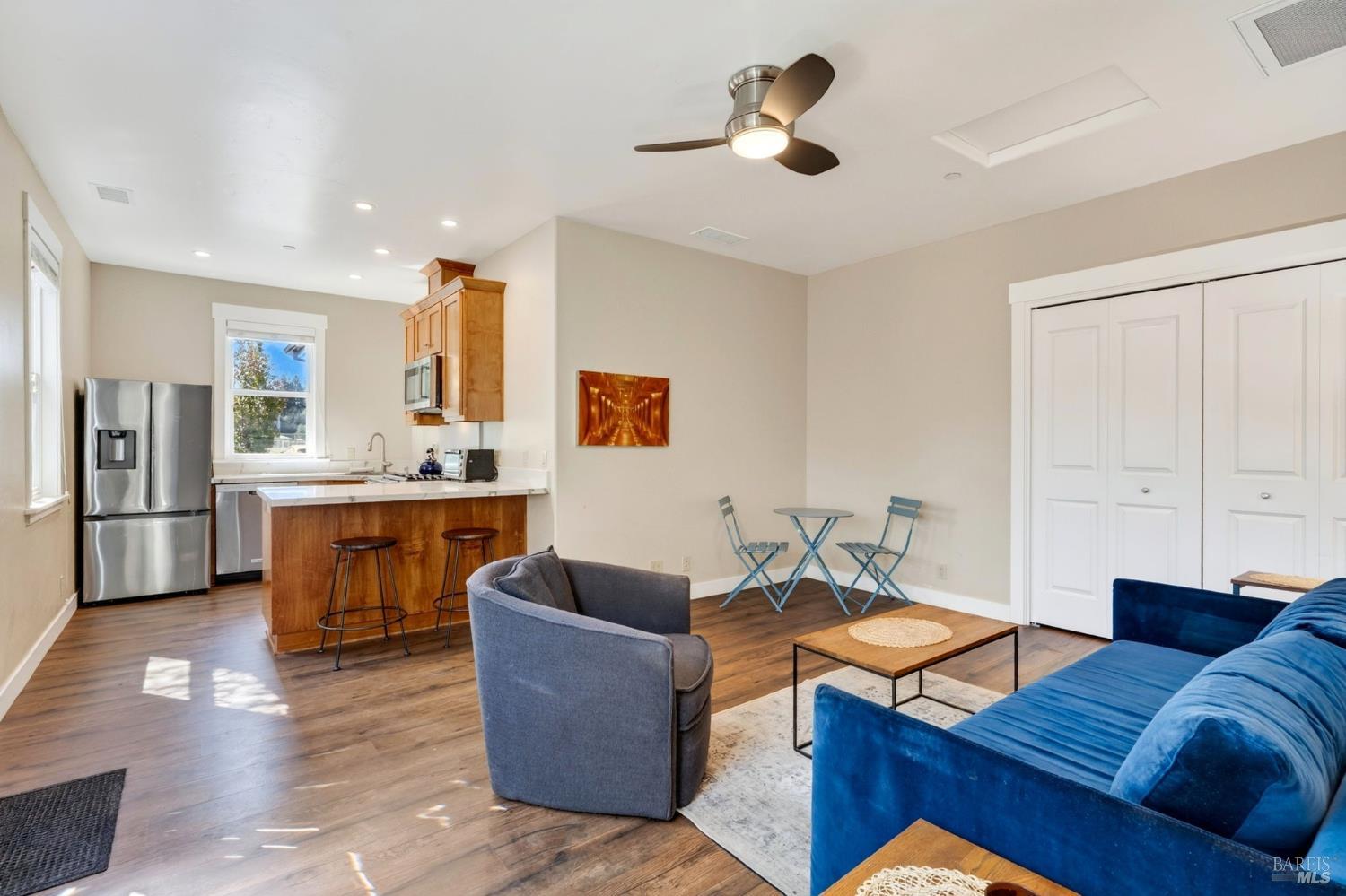 445-447 Monte Vista Avenue Healdsburg CA 95448