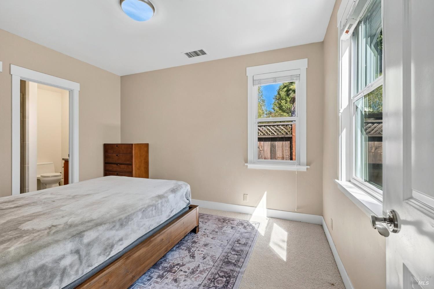 445-447 Monte Vista Avenue Healdsburg CA 95448
