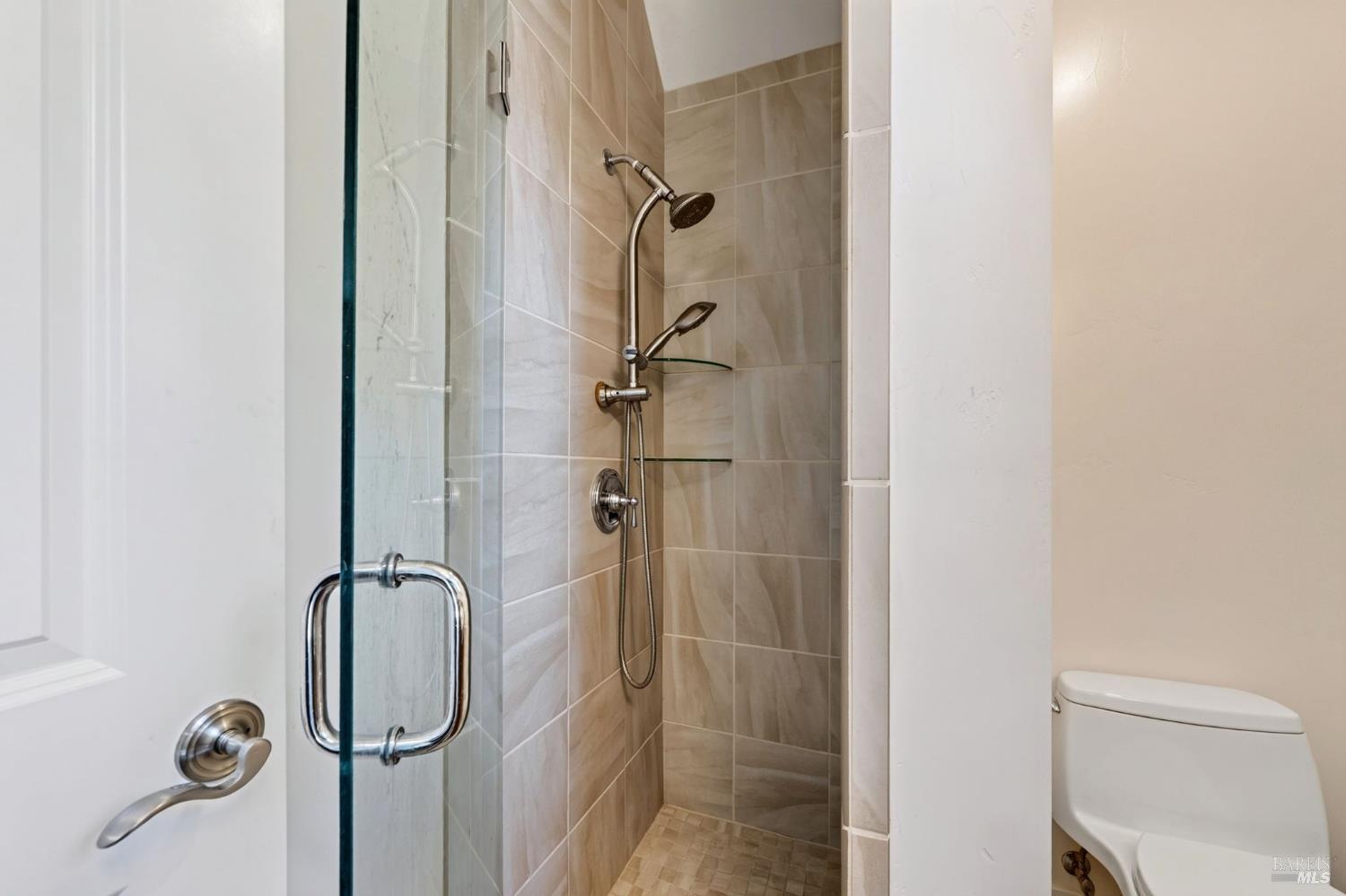 445-447 Monte Vista Avenue Healdsburg CA 95448
