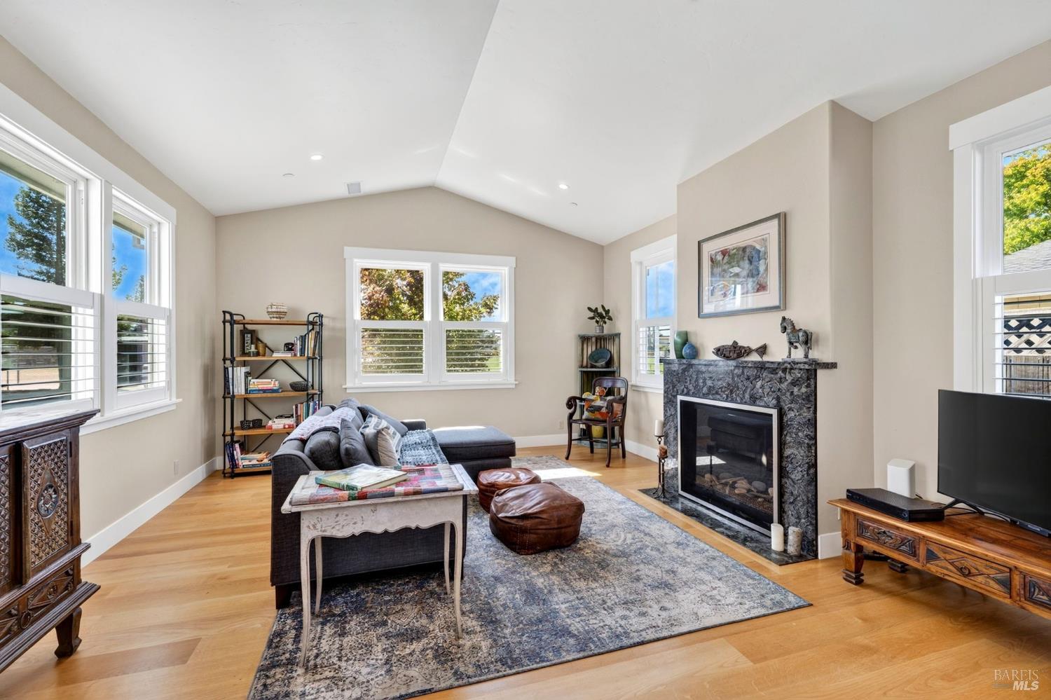 445-447 Monte Vista Avenue Healdsburg CA 95448