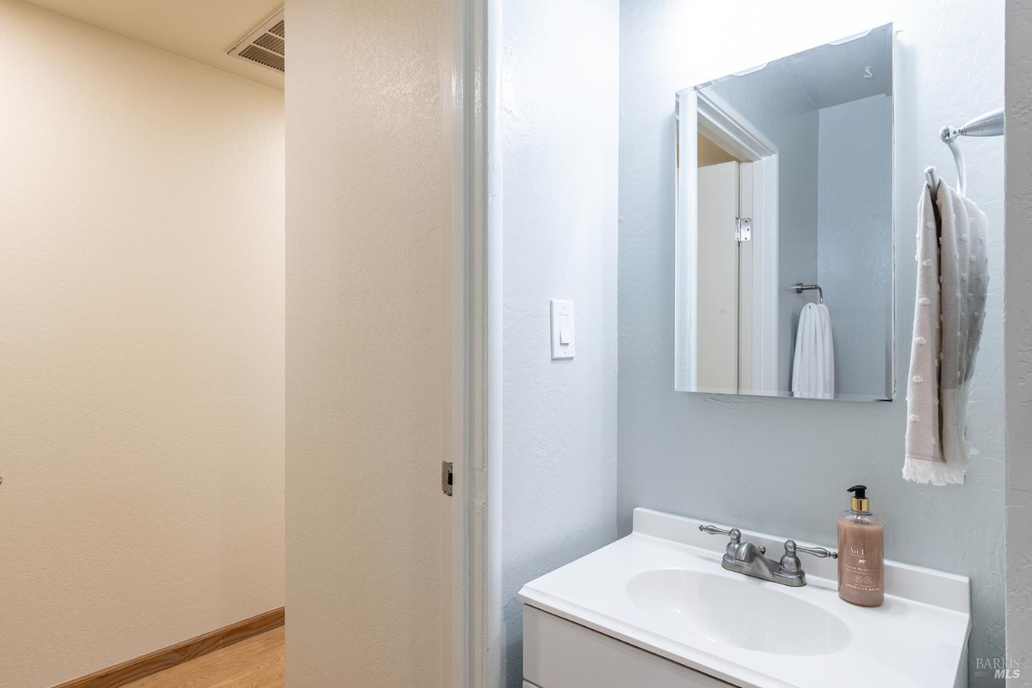 3596 Idlewild Avenue Napa CA 94558
