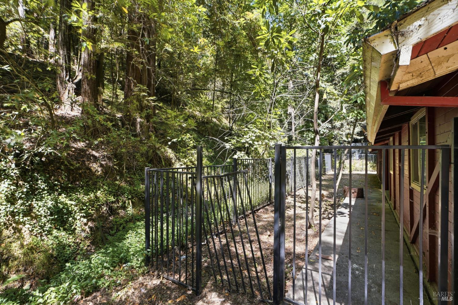 11241 Vellutini Road Forestville CA 95436