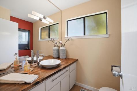 1325 Crofton Court Healdsburg CA 95448