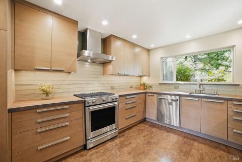1325 Crofton Court Healdsburg CA 95448