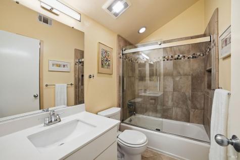 1325 Crofton Court Healdsburg CA 95448