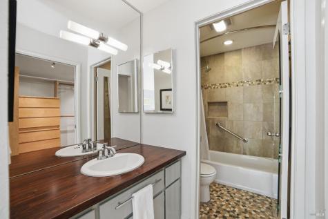 1325 Crofton Court Healdsburg CA 95448