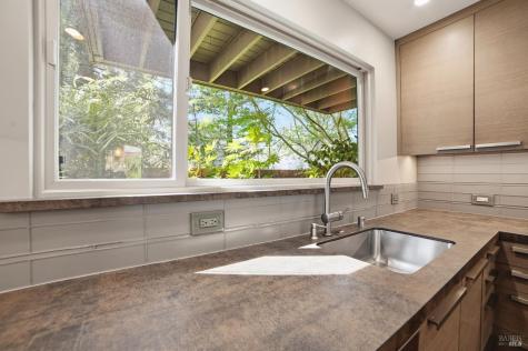 1325 Crofton Court Healdsburg CA 95448