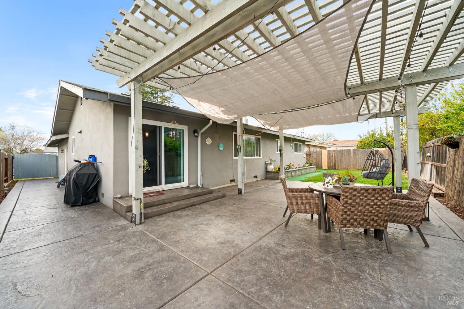 610 Sierra Drive Dixon CA 95620