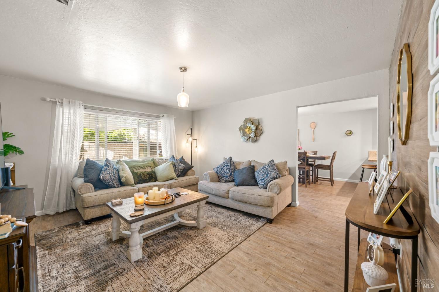 610 Sierra Drive Dixon CA 95620