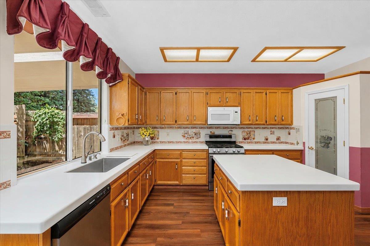 1642 Poppy Circle Rocklin CA 95765