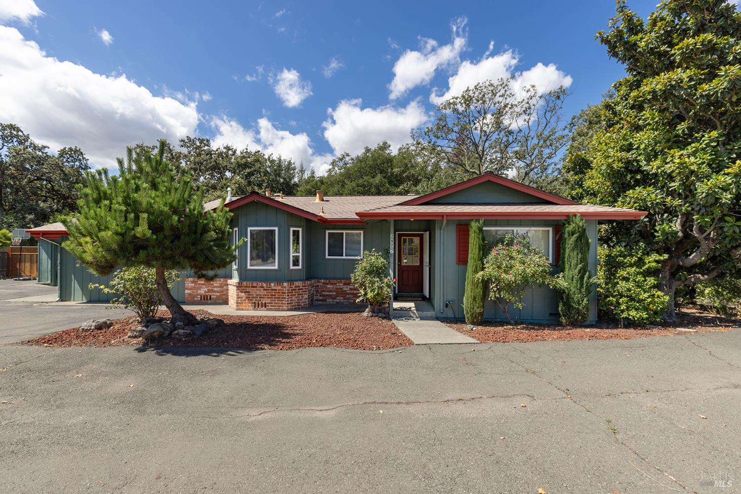 2827 Marlow Road Santa Rosa CA 95403
