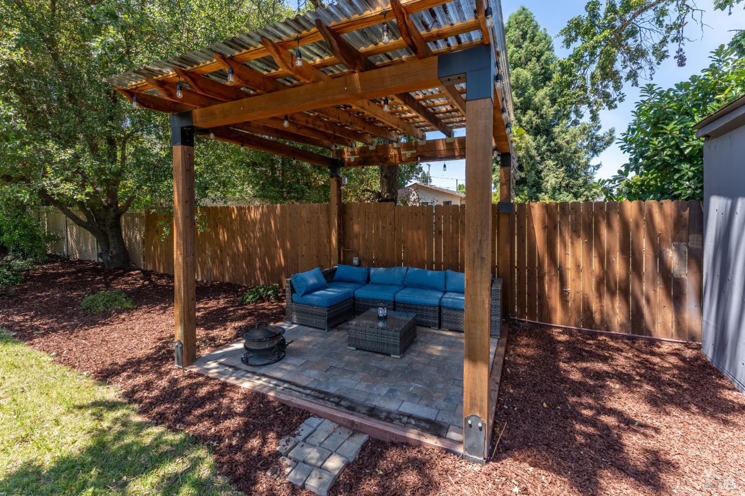 1051 Helen Avenue Ukiah CA 95482