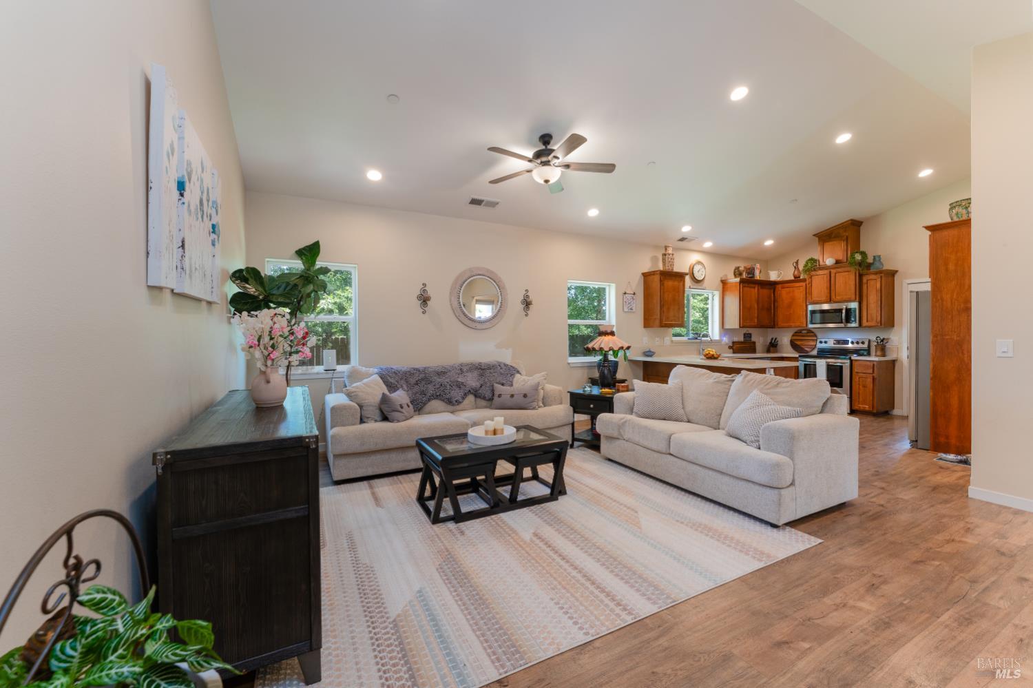 1051 Helen Avenue Ukiah CA 95482