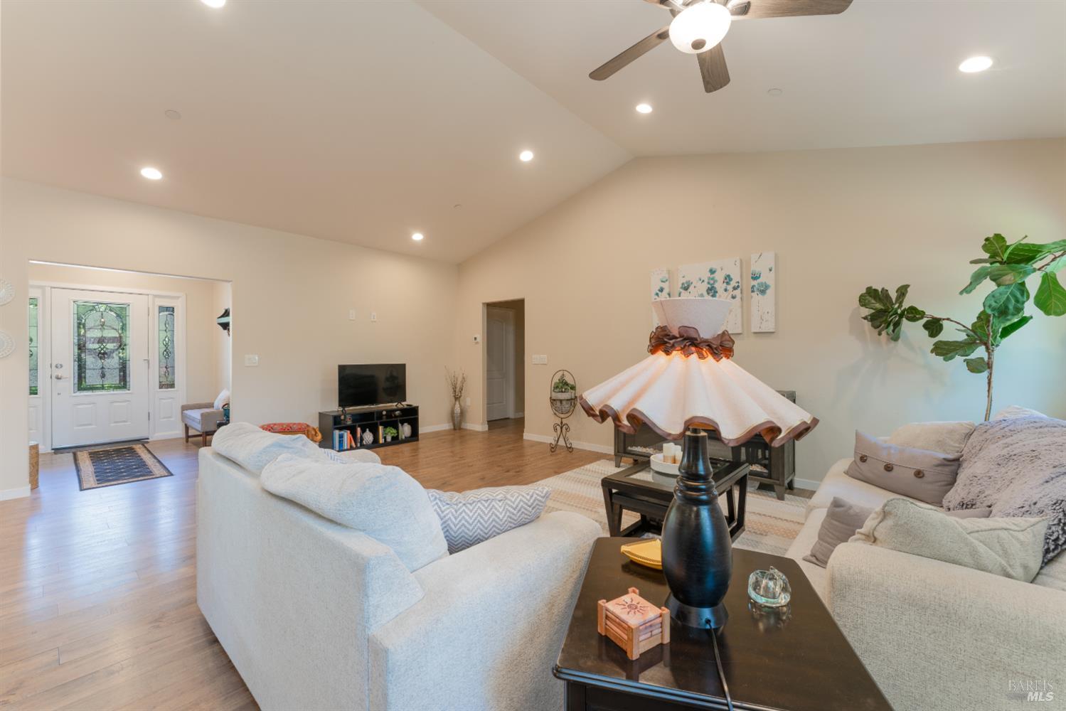 1051 Helen Avenue Ukiah CA 95482